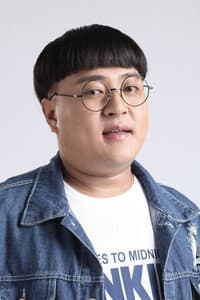 刘明
