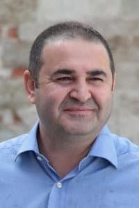 Şafak Sezer