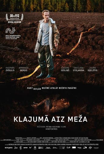 Klajumā aiz meža afişi