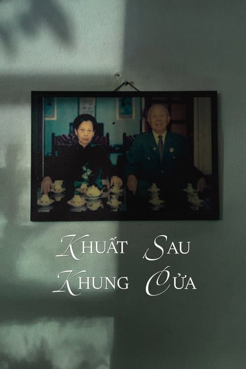 Khuất Sau Khung Cửa