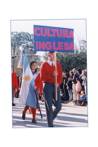Cultura Inglesa afişi