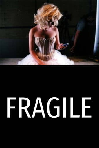 Fragile afişi