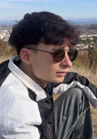 Pretutindeni afişi