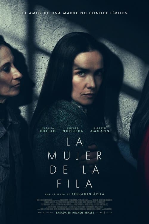 La mujer de la fila afişi